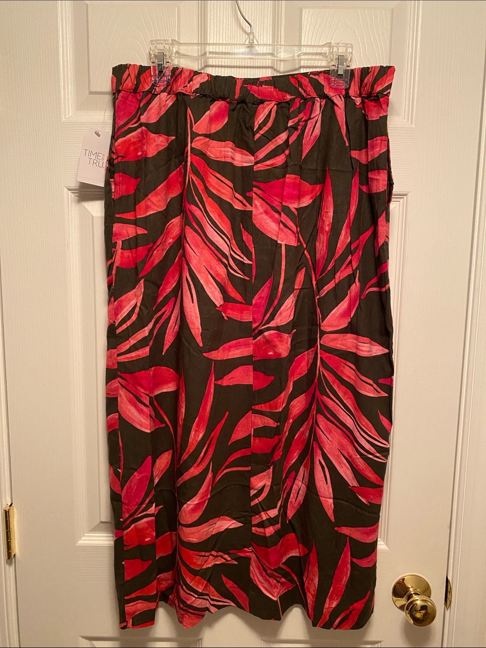 Time and Tru Pull On Skirt with Tropical Leaf Print…size L (12-14) - Picture 2 of 6